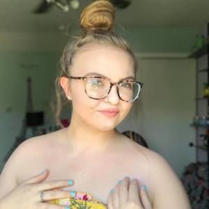 Meet your Posher, Kori